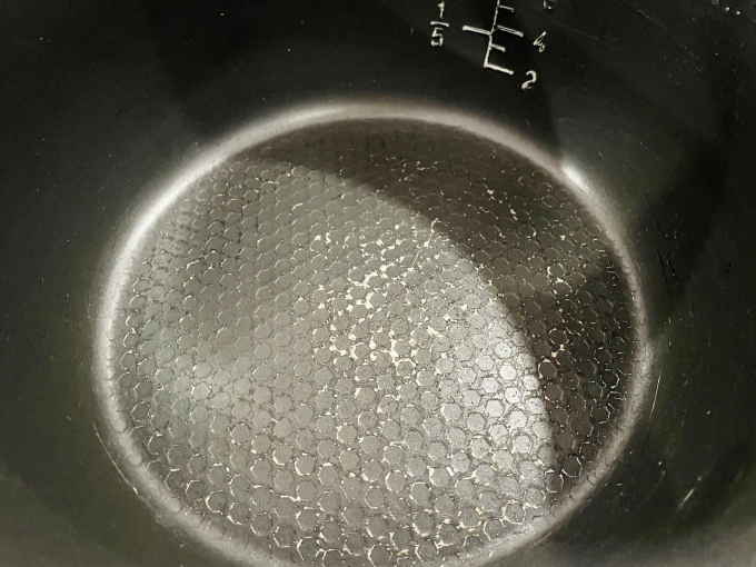 nồi bên trong bị bong lớp chống dính 