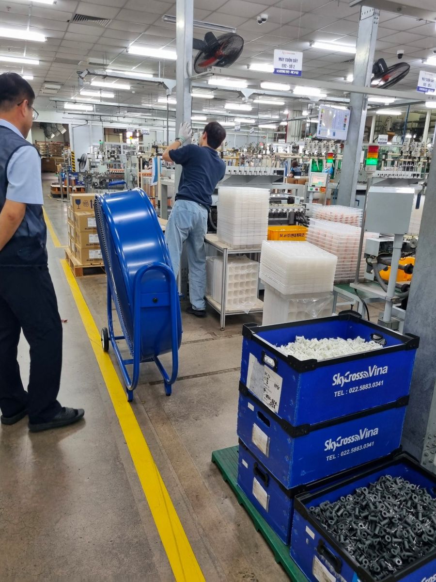 quạt công nghiệp làm mát xưởng 