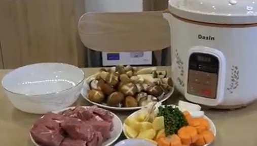 nguyên liệu chuẩn bị nấu món bò hầm tiêu xanh 