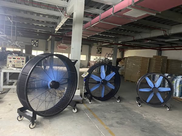 quạt tank di động dasin 