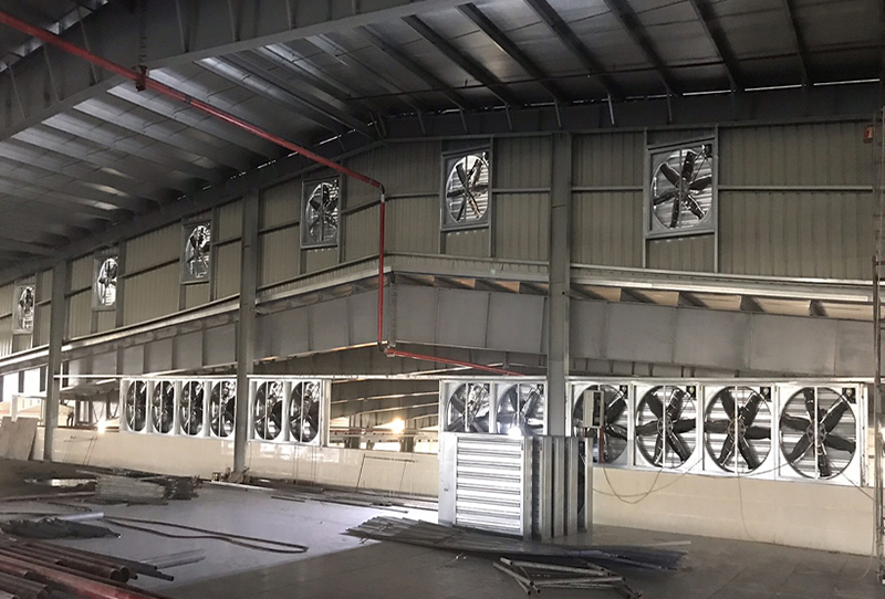 quạt thông gió treo tường xưởng 